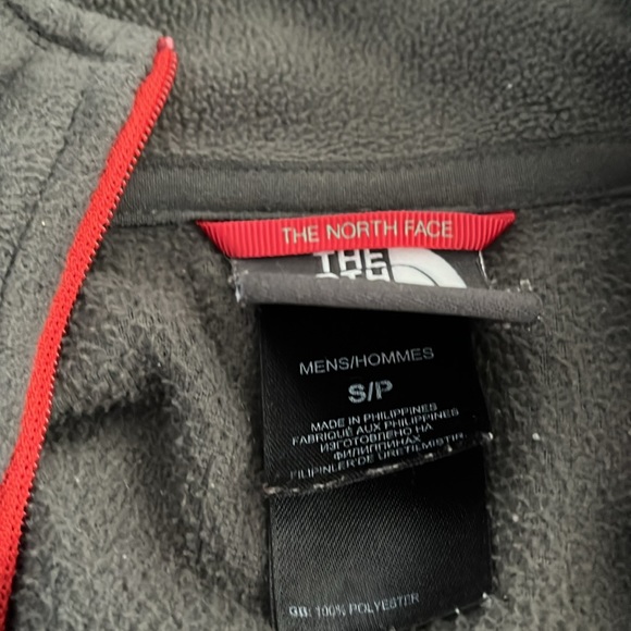 The North Face. Fleece. Nice fleece. - Picture 4 of 4